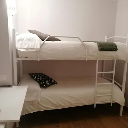 Casa At 34-49 אכסניה *