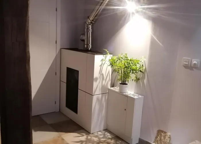 אכסניה Casa At 34-49 *