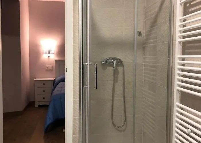 אכסניה Casa At 34-49 *